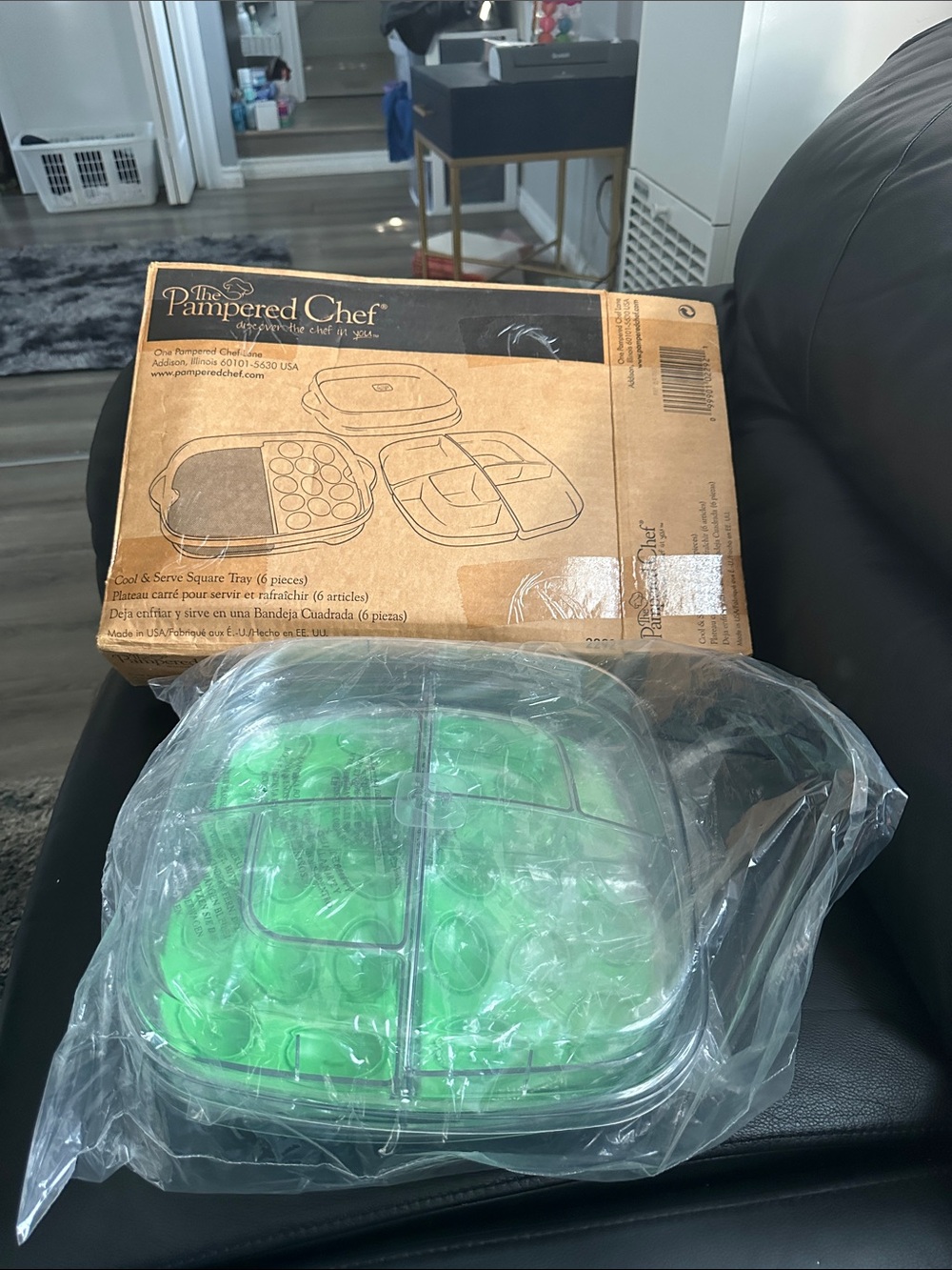 The Pampered Chef 2292 Cool & Serve Set Square Tray With Deviled Eggs Holder